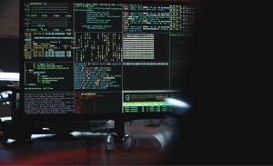 Virus informático: ¿qué son y cómo proteger a tu empresa de ellos?