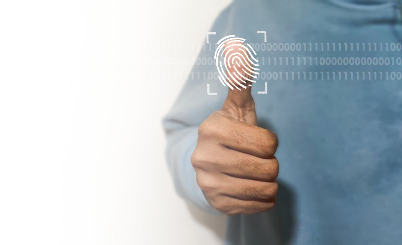 Sistema de control de acceso por biometría para empresas