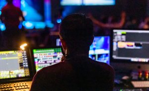 ¿Qué función cumple la central de monitoreo en una empresa?