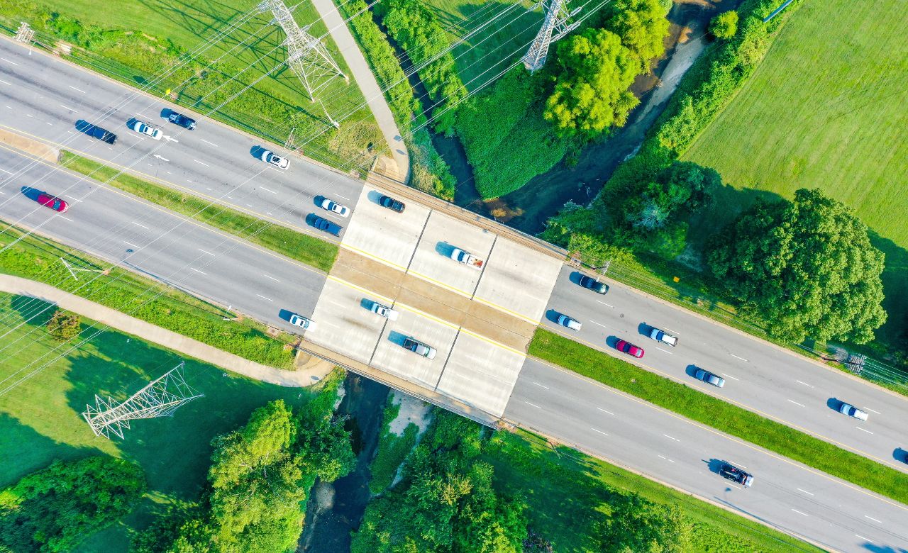 6 tipos de equipos de rastreo satelital para transporte público